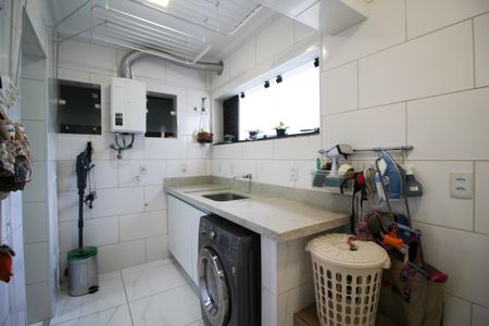 Apartamento à venda com 94m², 2 quartos e 2 vagasÁrea de Serviço