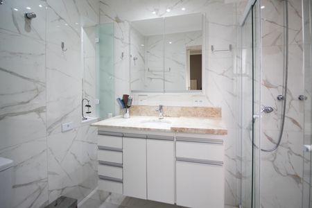 Apartamento à venda com 94m², 2 quartos e 2 vagasBanheiro da Suíte 1