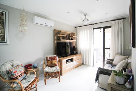 Apartamento à venda com 94m², 2 quartos e 2 vagasSala