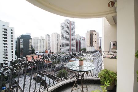 Apartamento à venda com 94m², 2 quartos e 2 vagasVaranda