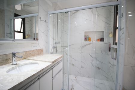 Apartamento à venda com 94m², 2 quartos e 2 vagasBanheiro da Suíte 1