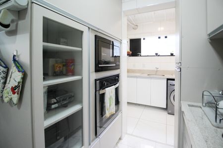 Apartamento à venda com 94m², 2 quartos e 2 vagasCozinha