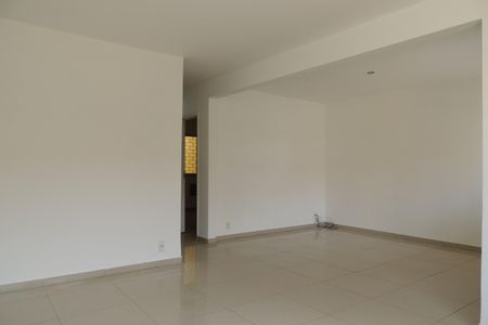 Casa à venda com 113m², 3 quartos e 2 vagasSala