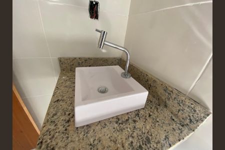 Casa à venda com 170m², 3 quartos e 1 vagaBanheiro Suíte 3