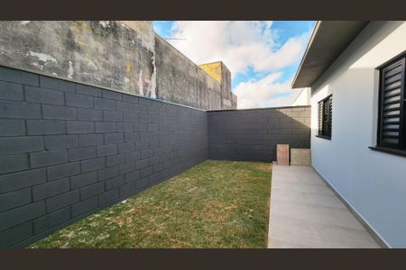 Casa à venda com 81m², 3 quartos e 2 vagas Casa à venda com 81m², 3 quartos e 2 vagasQuintal