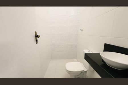 Casa à venda com 81m², 3 quartos e 2 vagas Casa à venda com 81m², 3 quartos e 2 vagasBanheiro Social