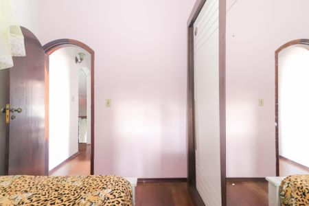 Casa à venda com 300m², 5 quartos e 3 vagasQuarto 3