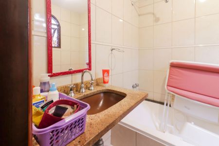 Casa à venda com 300m², 5 quartos e 3 vagasQuarto 2 - Suíte