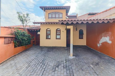 Casa à venda com 300m², 5 quartos e 3 vagasFachada