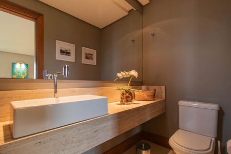 Casa de condomínio à venda com 249m², 3 quartos e 4 vagas Casa de condomínio à venda com 249m², 3 quartos e 4 vagasLavabo