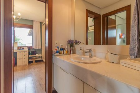 Casa de condomínio à venda com 249m², 3 quartos e 4 vagas Casa de condomínio à venda com 249m², 3 quartos e 4 vagasBanheiro do Quarto 1 e 2