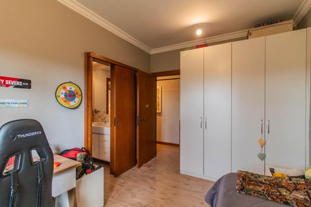 Casa de condomínio à venda com 249m², 3 quartos e 4 vagas Casa de condomínio à venda com 249m², 3 quartos e 4 vagasQuarto 2