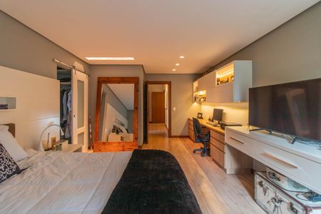 Casa de condomínio à venda com 249m², 3 quartos e 4 vagas Casa de condomínio à venda com 249m², 3 quartos e 4 vagasQuarto 3 - Suíte