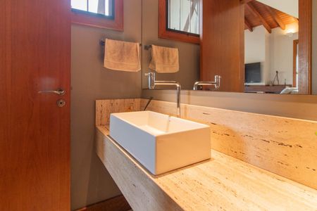 Casa de condomínio à venda com 249m², 3 quartos e 4 vagas Casa de condomínio à venda com 249m², 3 quartos e 4 vagasLavabo