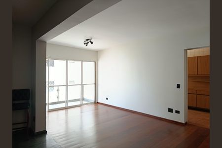 Apartamento para alugar com 120m², 3 quartos e 2 vagas Apartamento para alugar com 120m², 3 quartos e 2 vagasSala