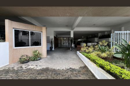 Apartamento para alugar com 120m², 3 quartos e 2 vagas Apartamento para alugar com 120m², 3 quartos e 2 vagasEntrada