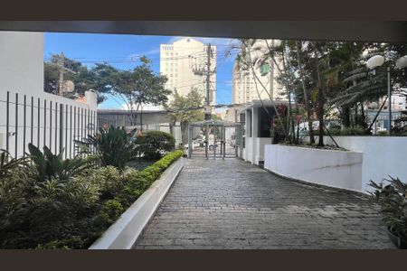 Apartamento para alugar com 120m², 3 quartos e 2 vagas Apartamento para alugar com 120m², 3 quartos e 2 vagasEntrada