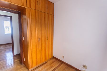 Apartamento para alugar com 80m², 3 quartos e 2 vagas Apartamento para alugar com 80m², 3 quartos e 2 vagasQuarto