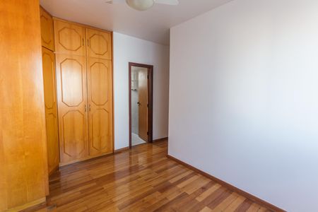 Apartamento para alugar com 80m², 3 quartos e 2 vagas Apartamento para alugar com 80m², 3 quartos e 2 vagasSuíte