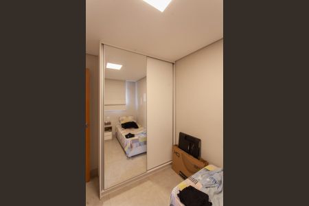 Apartamento à venda com 47m², 2 quartos e 2 vagasQuarto 2