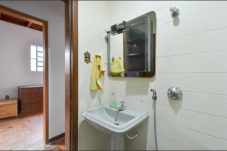 Casa à venda com 460m², 4 quartos e 3 vagasCasa 2 - Banheiro social
