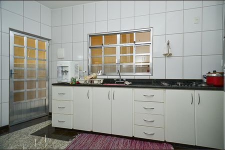 Casa à venda com 460m², 4 quartos e 3 vagasCasa 1 - Cozinha