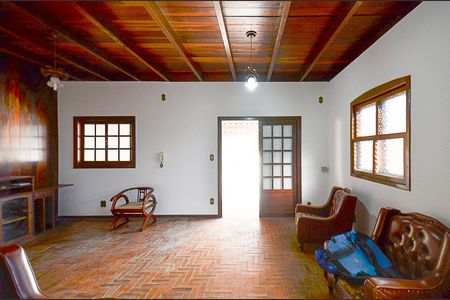 Casa à venda com 460m², 4 quartos e 3 vagasCasa 2 - Sala