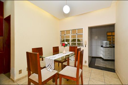 Casa à venda com 460m², 4 quartos e 3 vagasCasa 1 - Sala de Jantar