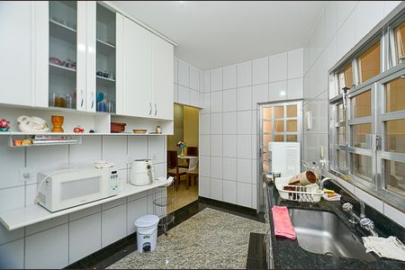 Casa à venda com 460m², 4 quartos e 3 vagasCasa 1 - Cozinha