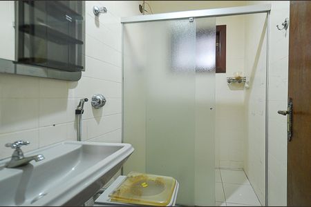 Casa à venda com 460m², 4 quartos e 3 vagasCasa 2 - Banheiro social