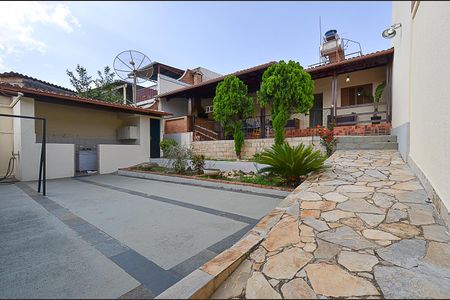 Casa à venda com 460m², 4 quartos e 3 vagasÁrea externa