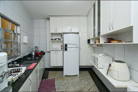Casa à venda com 460m², 4 quartos e 3 vagasCasa 1 - Cozinha
