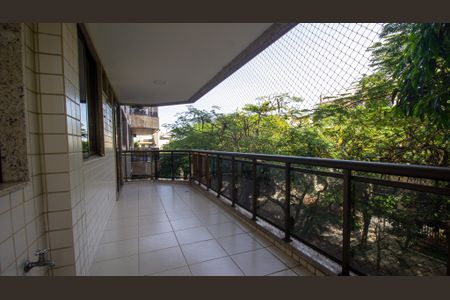 Apartamento à venda com 120m², 3 quartos e 2 vagasVaranda