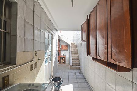 Casa à venda com 250m², 5 quartos e 2 vagas Casa à venda com 250m², 5 quartos e 2 vagasÁrea de Serviço