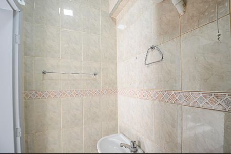 Casa à venda com 250m², 5 quartos e 2 vagas Casa à venda com 250m², 5 quartos e 2 vagasBanheiro de serviço