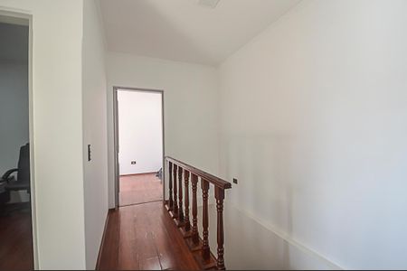Casa à venda com 250m², 5 quartos e 2 vagas Casa à venda com 250m², 5 quartos e 2 vagasHall dos Quartos