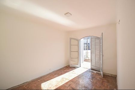 Casa à venda com 250m², 5 quartos e 2 vagas Casa à venda com 250m², 5 quartos e 2 vagasQuarto