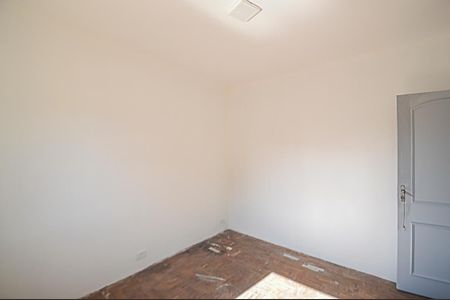 Casa à venda com 250m², 5 quartos e 2 vagas Casa à venda com 250m², 5 quartos e 2 vagasQuarto 2
