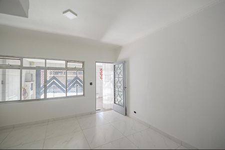 Casa à venda com 250m², 5 quartos e 2 vagas Casa à venda com 250m², 5 quartos e 2 vagasSala