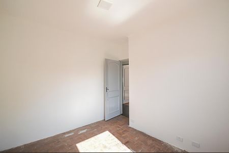 Casa à venda com 250m², 5 quartos e 2 vagas Casa à venda com 250m², 5 quartos e 2 vagasQuarto 2