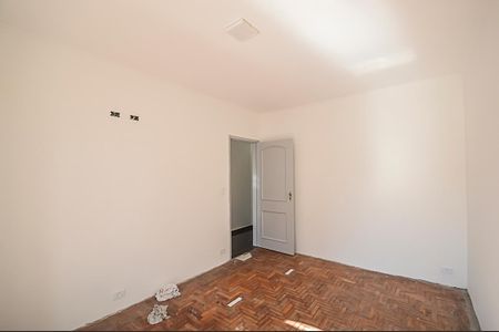 Casa à venda com 250m², 5 quartos e 2 vagas Casa à venda com 250m², 5 quartos e 2 vagasQuarto