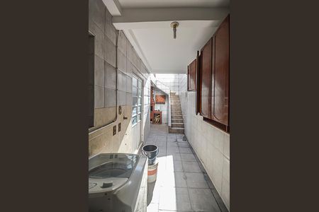 Casa à venda com 250m², 5 quartos e 2 vagas Casa à venda com 250m², 5 quartos e 2 vagasÁrea de Serviço