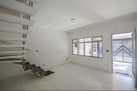 Casa à venda com 250m², 5 quartos e 2 vagas Casa à venda com 250m², 5 quartos e 2 vagasSala