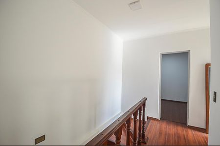 Casa à venda com 250m², 5 quartos e 2 vagas Casa à venda com 250m², 5 quartos e 2 vagasHall dos Quartos