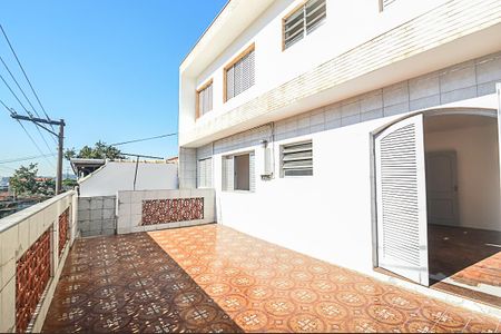 Casa à venda com 250m², 5 quartos e 2 vagas Casa à venda com 250m², 5 quartos e 2 vagasSacada Quarto