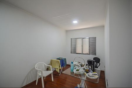 Casa à venda com 250m², 5 quartos e 2 vagas Casa à venda com 250m², 5 quartos e 2 vagasQuarto 4