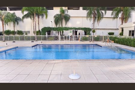 Apartamento à venda com 63m², 2 quartos e 1 vagaÁrea comum - Piscina