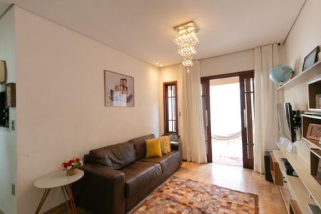 Casa à venda com 167m², 4 quartos e 3 vagasSala