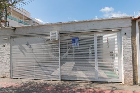 Casa à venda com 167m², 4 quartos e 3 vagasPlaca
