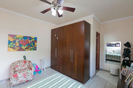 Casa à venda com 167m², 4 quartos e 3 vagasSuíte